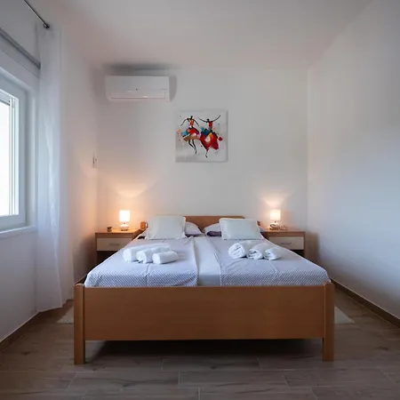 بيت للعطل Lantina With Pool Pridraga