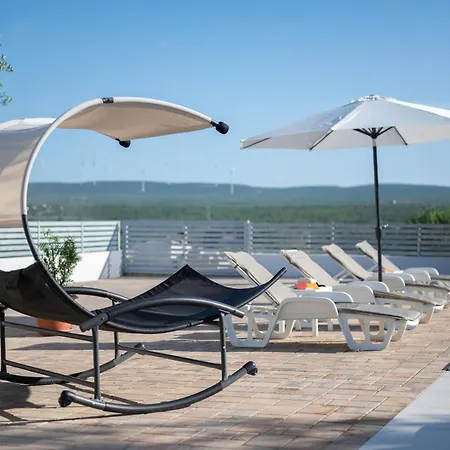 Lantina With Pool