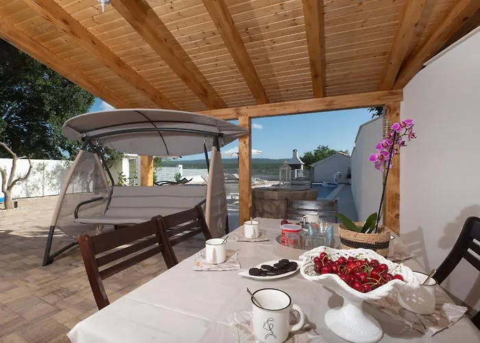 Lantina With Pool * Pridraga