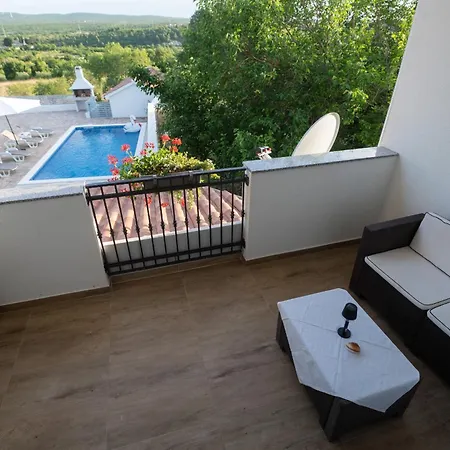 Lantina With Pool Casa de Férias Pridraga