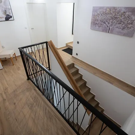 Lantina With Pool Pridraga